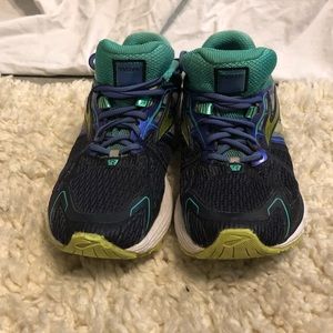 Brooks Ravenna 6 series running shoes